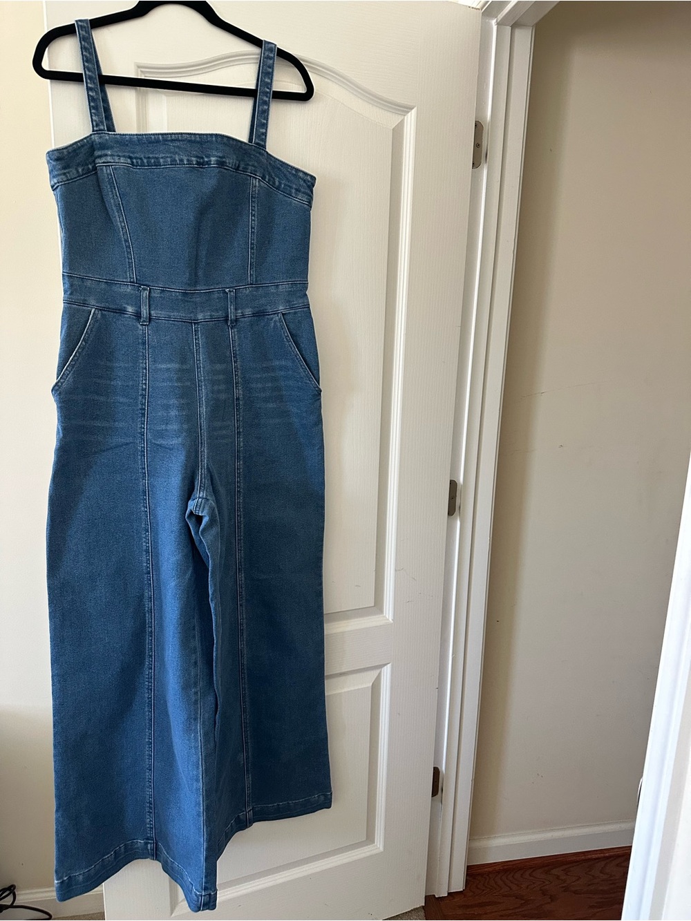 Women’s XL wide leg Blue Denim Strap Jumpsuit Jeans - never worn